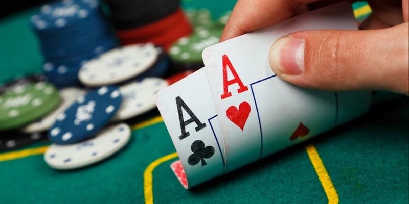 Chơi game Poker kiếm tiền tỷ không khó